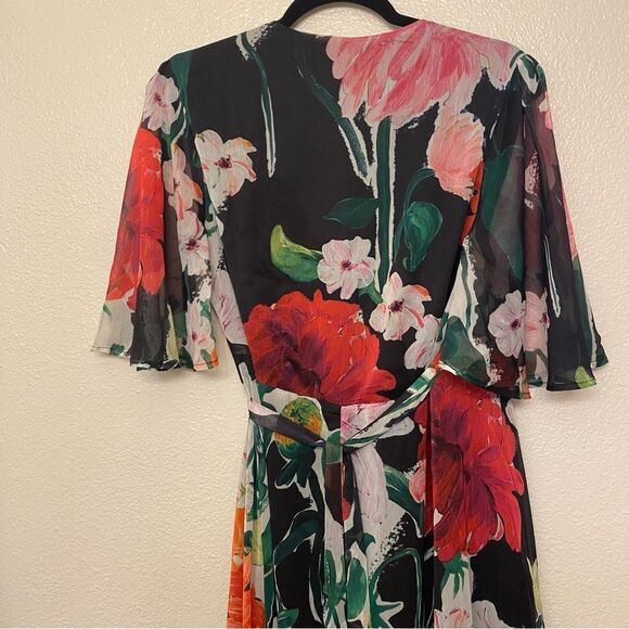 Hope & Ivy Maternity wrap maxi dress in black base floral ruffle lightweight 10 - Picture 10 of 16